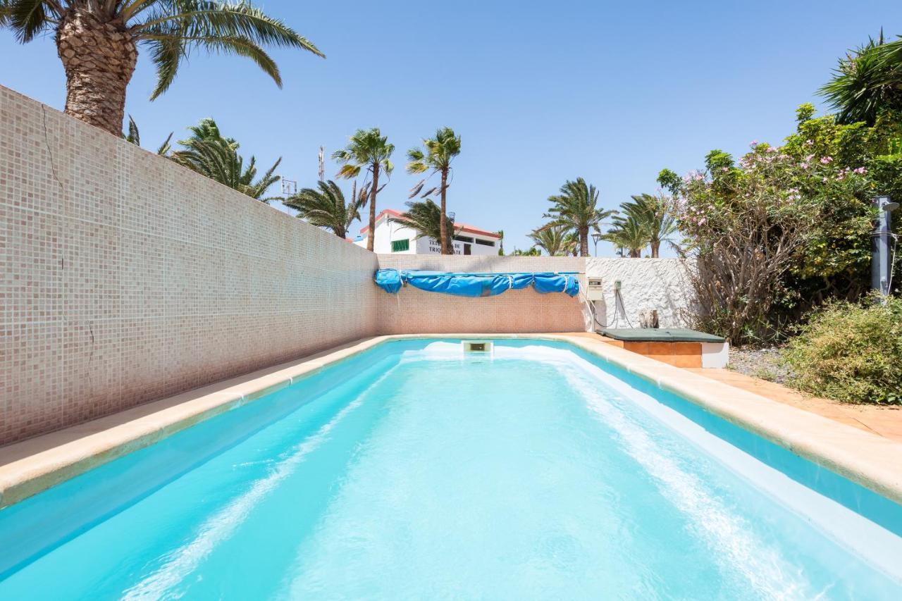 Home2Book Quiet Villa With Private Pool Triquivijate Kültér fotó